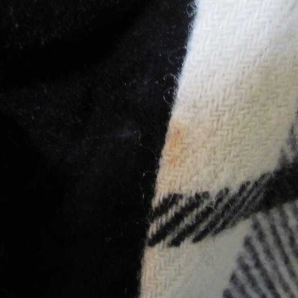 Poncho Style Cape Oversize Plaid Gray White Black Red - Picture 12 of 13